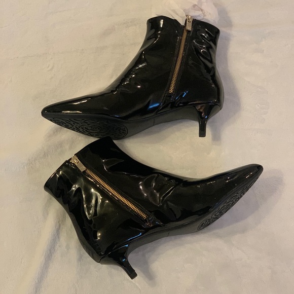 Taryn Rose New "Nora Patent" Black Patent Leather Booties, Size 11! - Picture 4 of 10